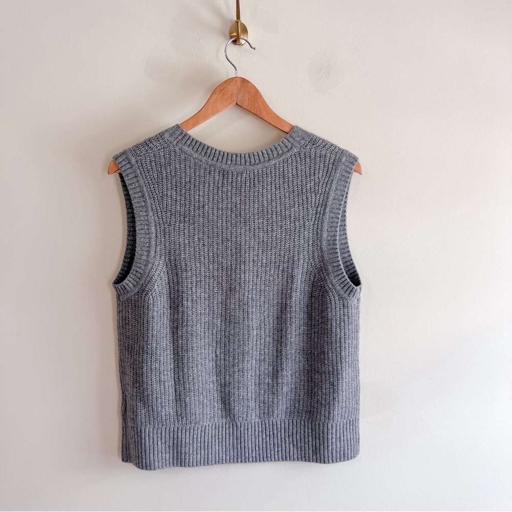 Quince Gray Ribbed V-Neck Button Front Sleeveless Cardigan - Picture 6 of 6